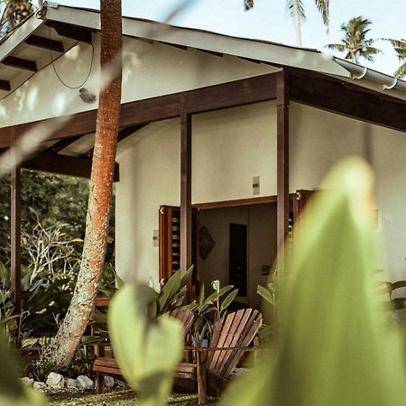 Whispering Palms - Absolute Beachfront Villas Port Vila Exterior photo