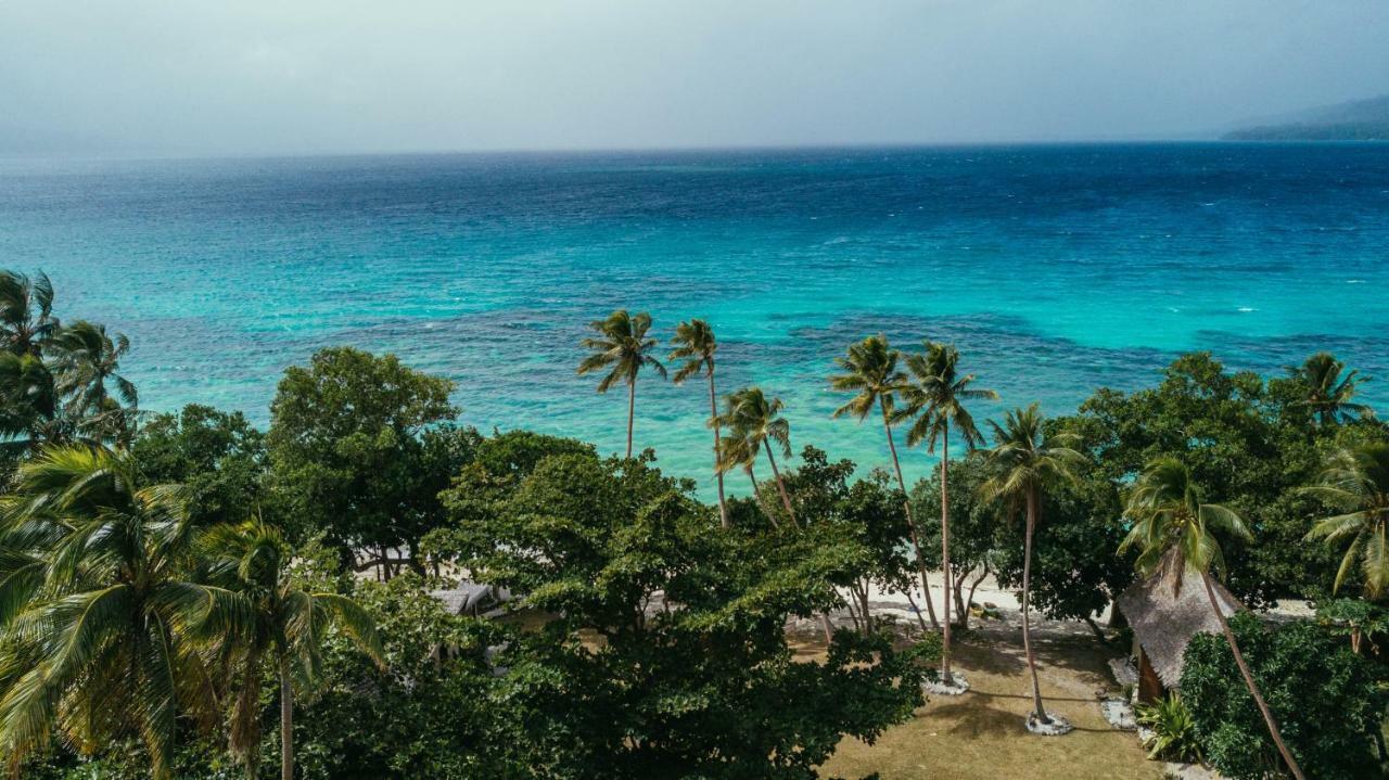 Whispering Palms - Absolute Beachfront Villas Port Vila Exterior photo